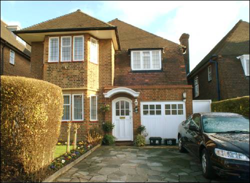 018 Ossulton Way